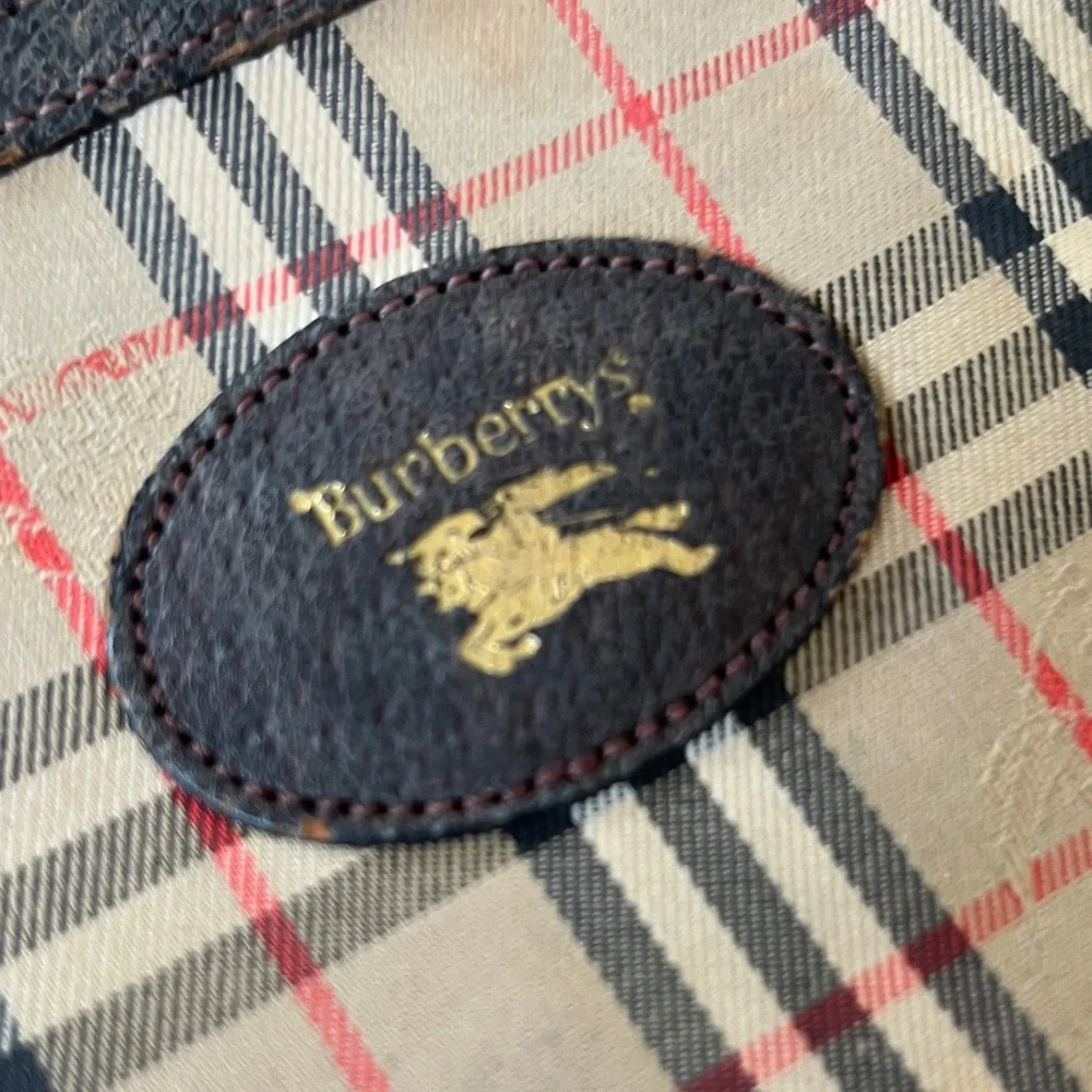 Burberrys Vintage Beige and Red Check Toiletry Cosmetic Bag - Picture 9 of 9